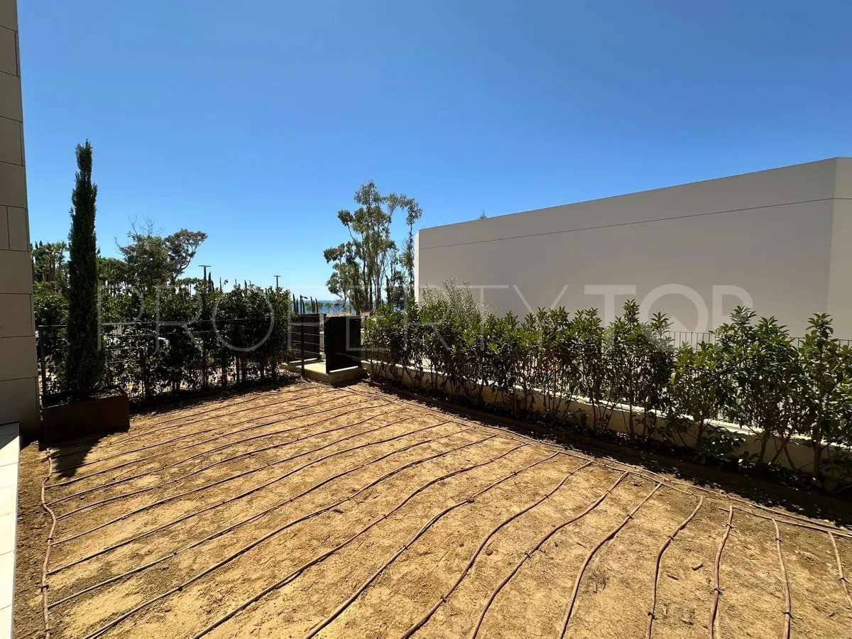 Se vende apartamento planta baja en Marbella Ciudad de 4 dormitorios