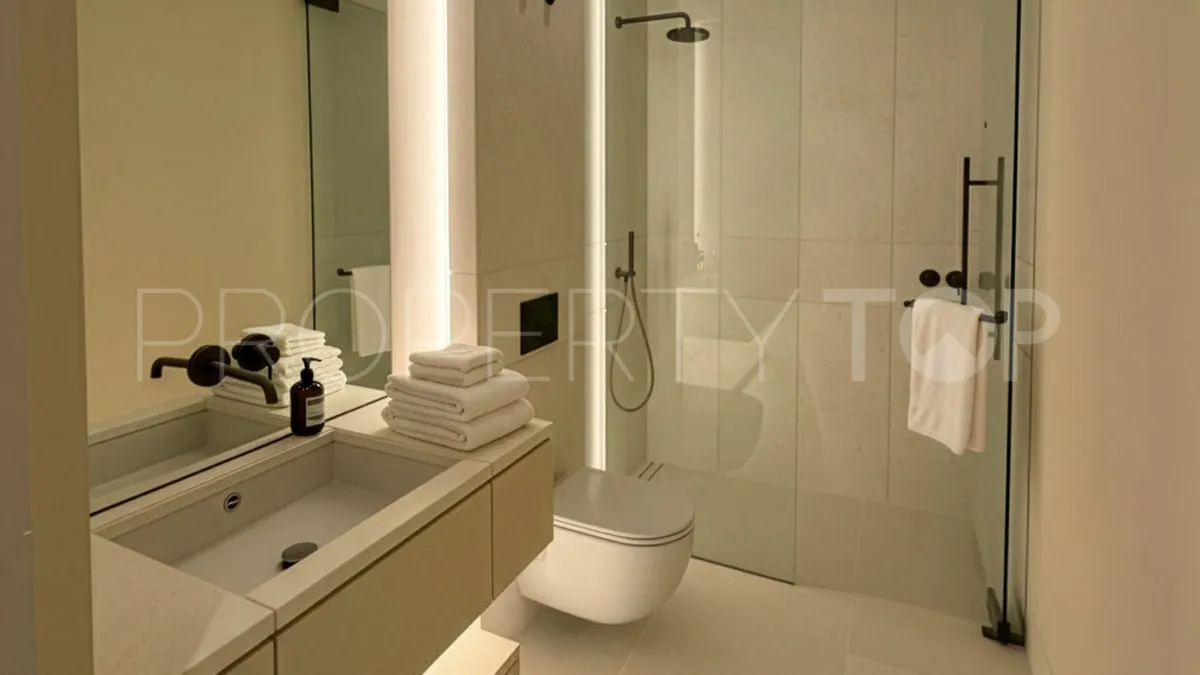 Se vende apartamento planta baja en Marbella Ciudad de 4 dormitorios