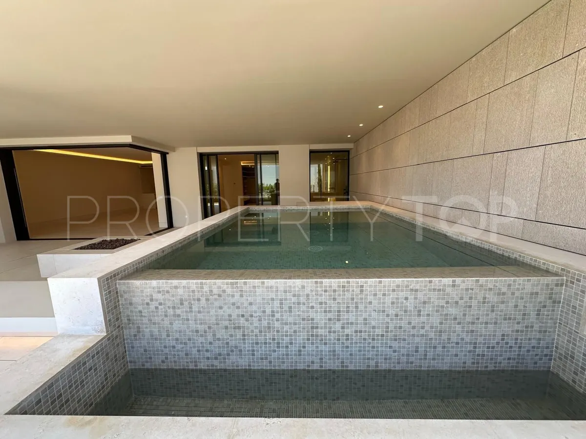 Se vende apartamento planta baja en Marbella Ciudad de 4 dormitorios