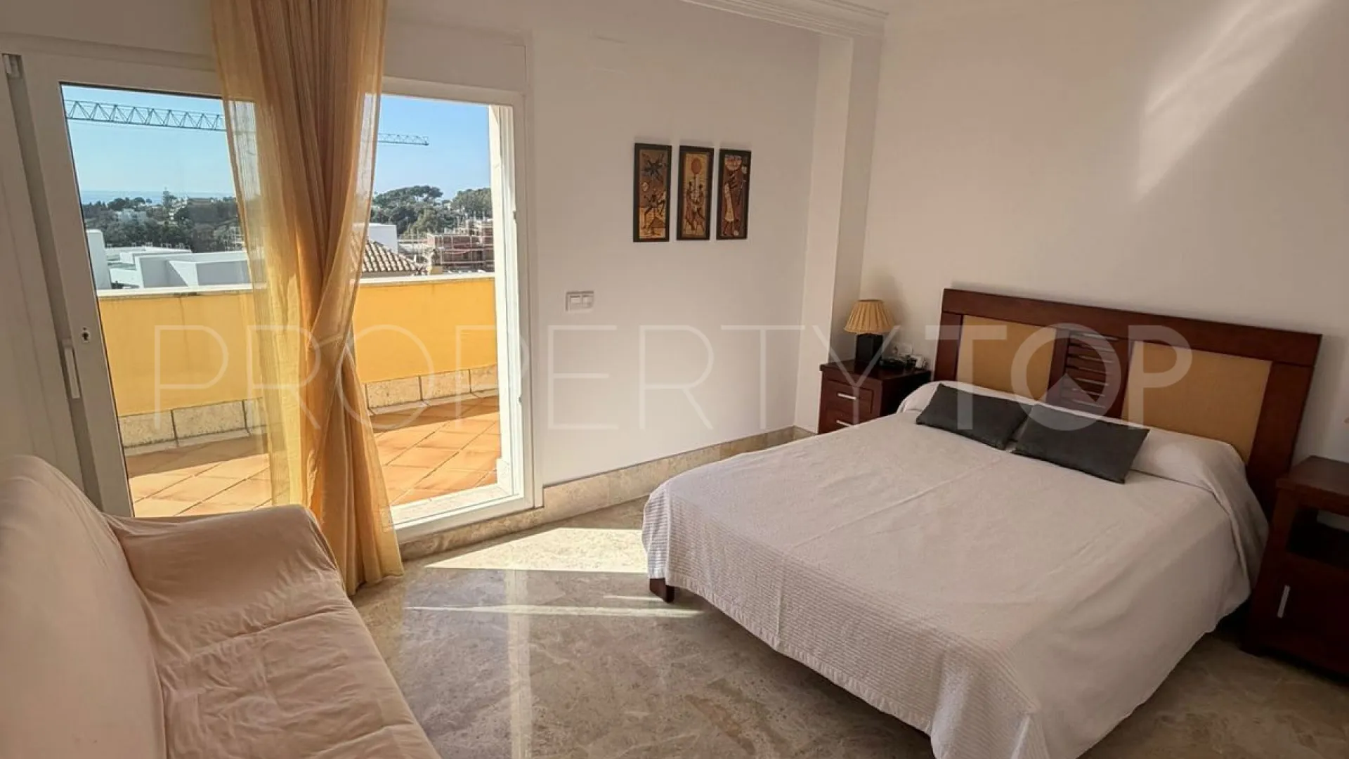 Buy town house in Marbella City