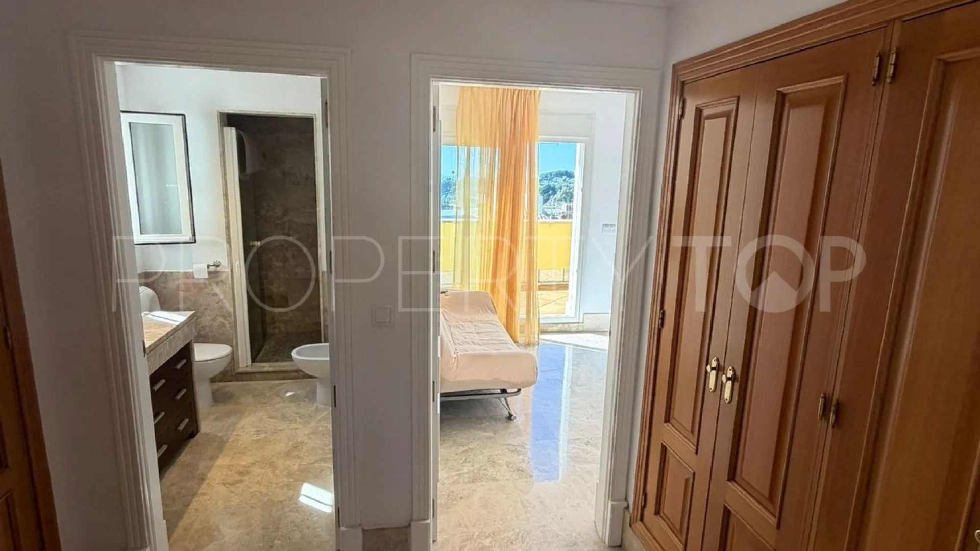 Buy town house in Marbella City