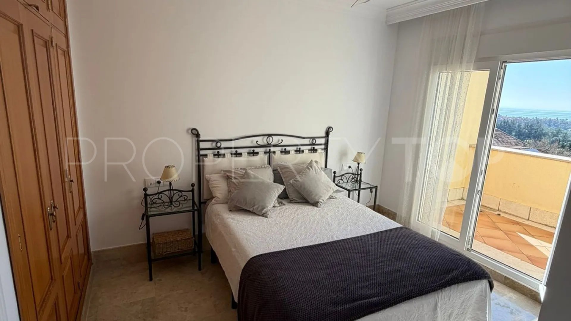 Buy town house in Marbella City