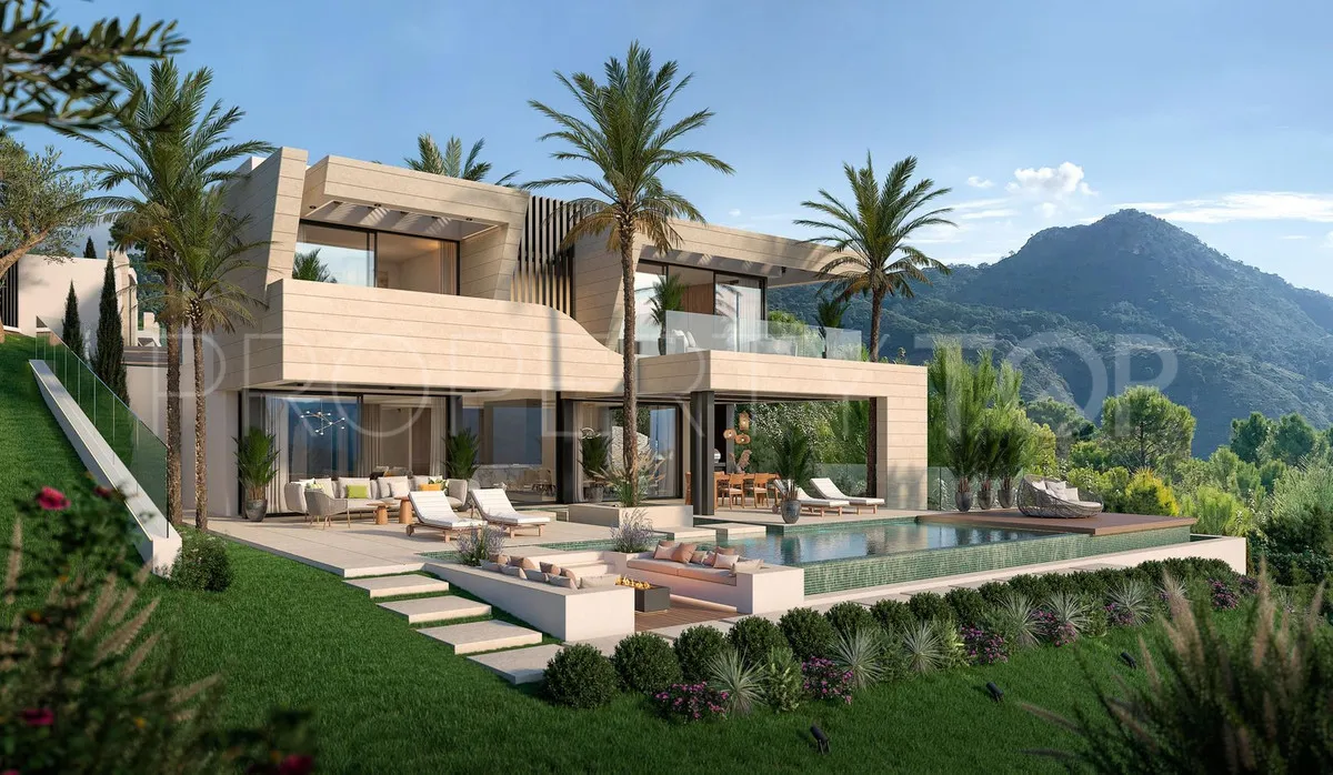 Plot for sale in Benahavis with 5 bedrooms