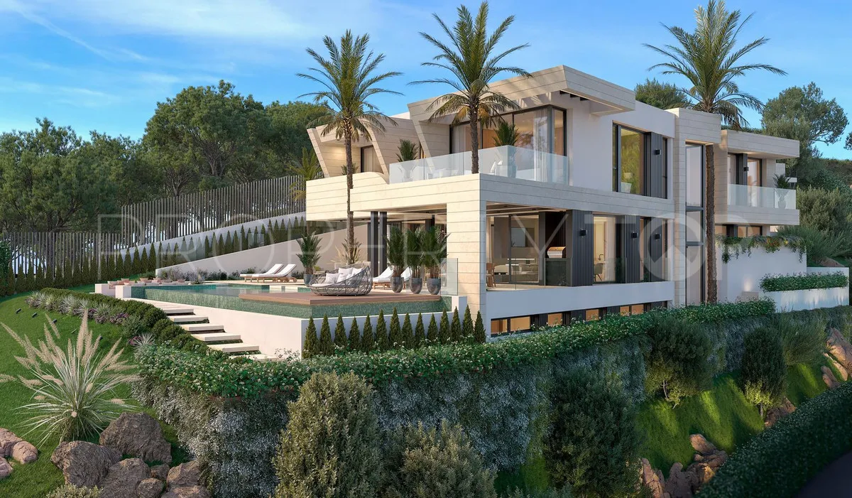 Plot for sale in Benahavis with 5 bedrooms