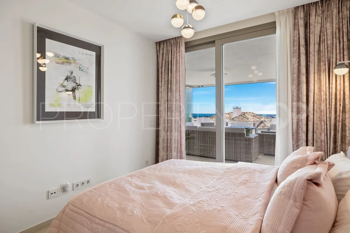 For sale ground floor apartment in Nueva Andalucia with 7 bedrooms
