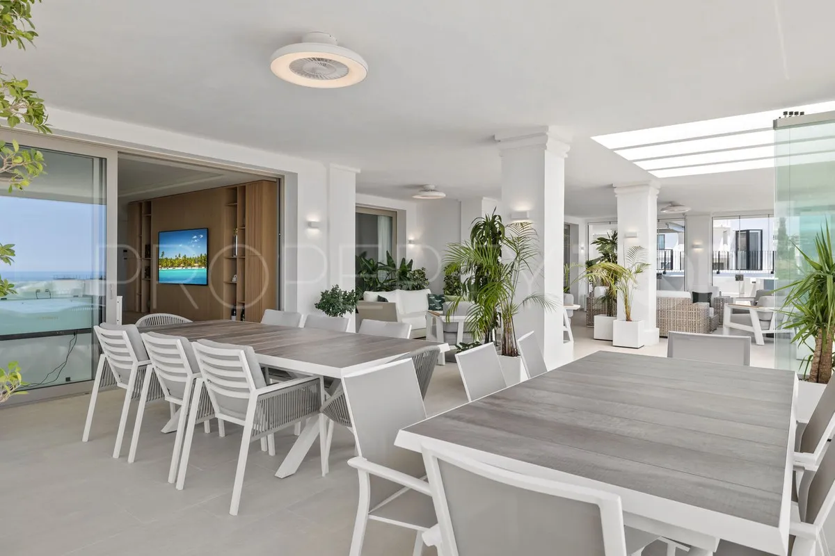 For sale ground floor apartment in Nueva Andalucia with 7 bedrooms