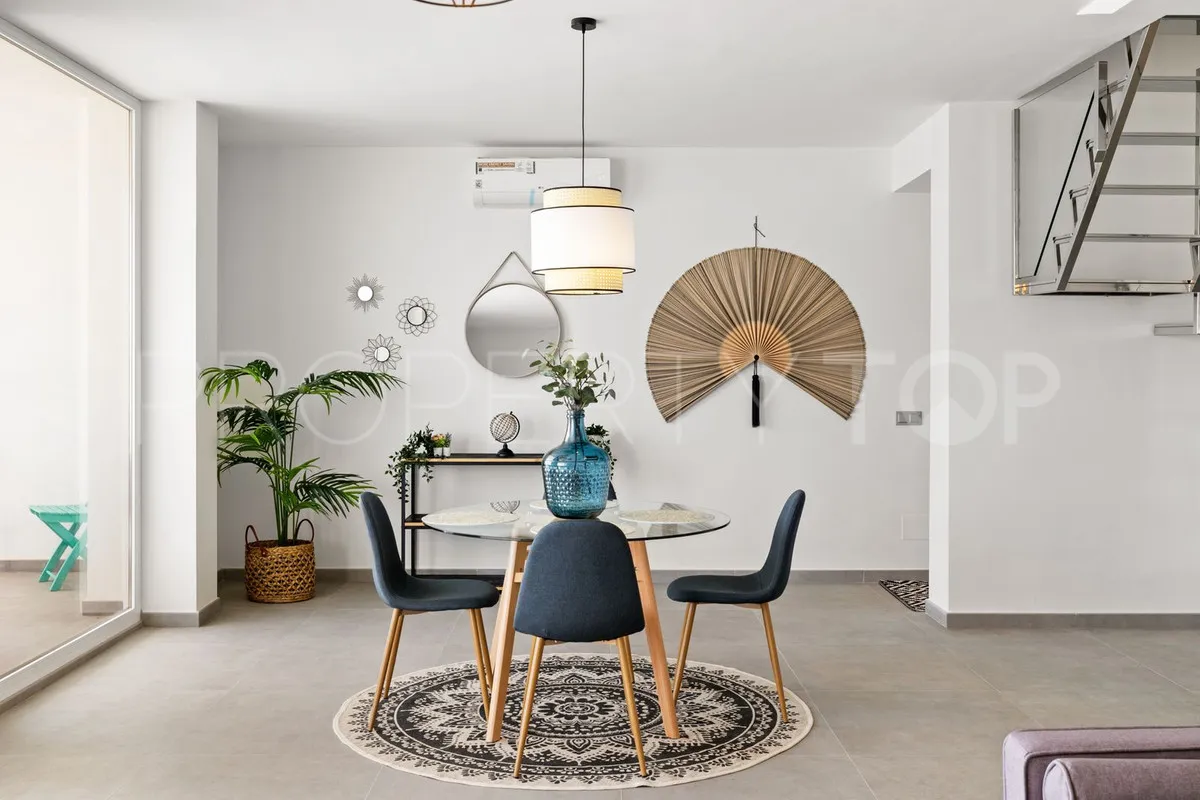 Ático con 3 dormitorios en venta en Estepona