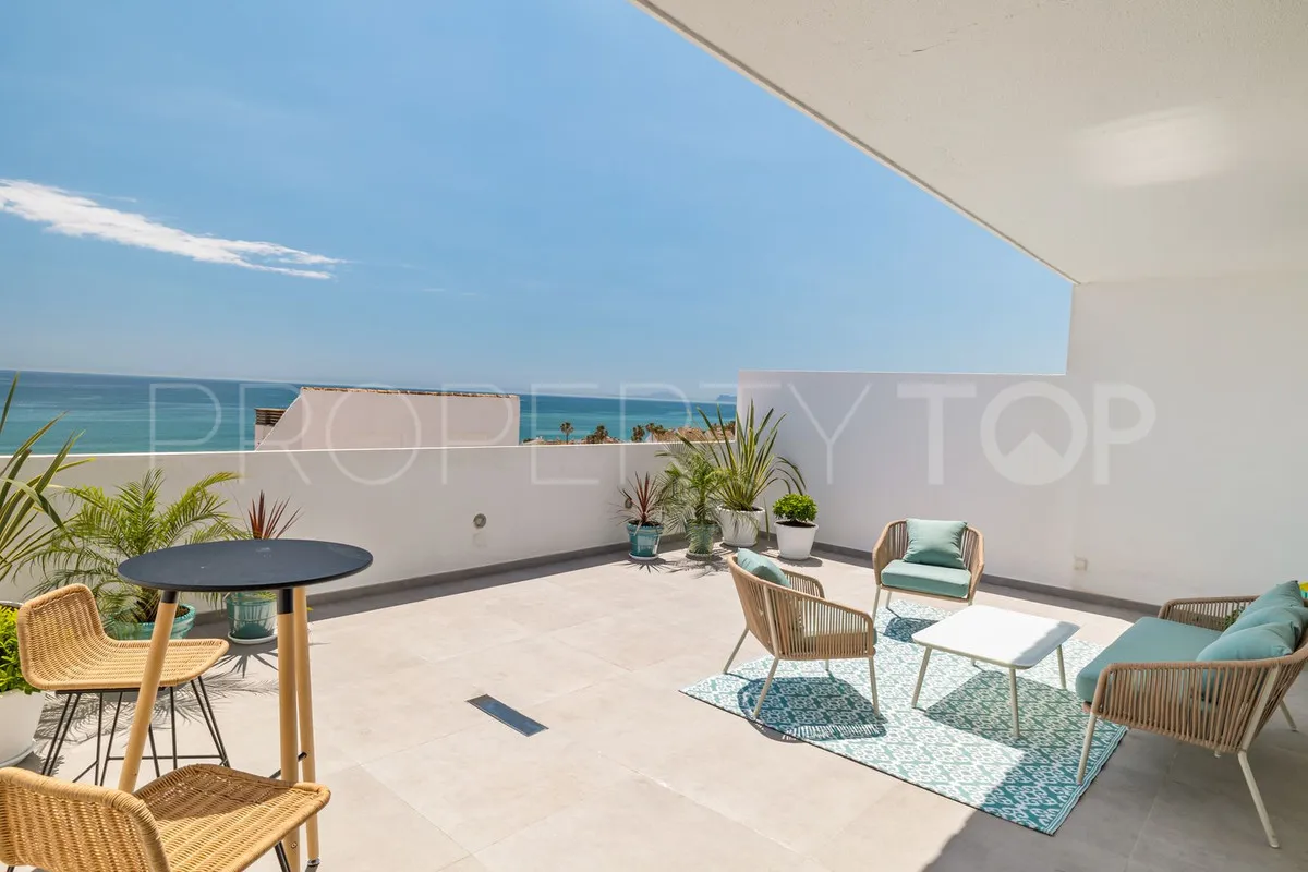 Ático con 3 dormitorios en venta en Estepona