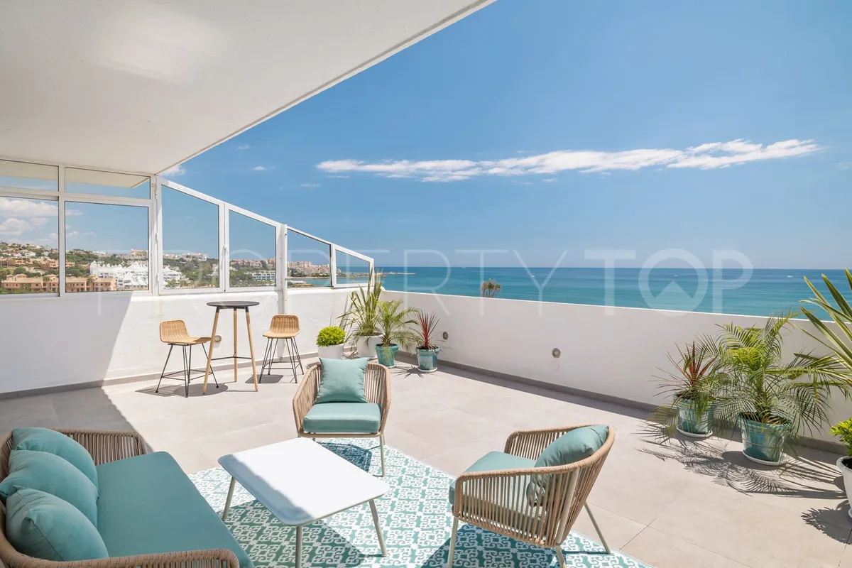 Ático con 3 dormitorios en venta en Estepona