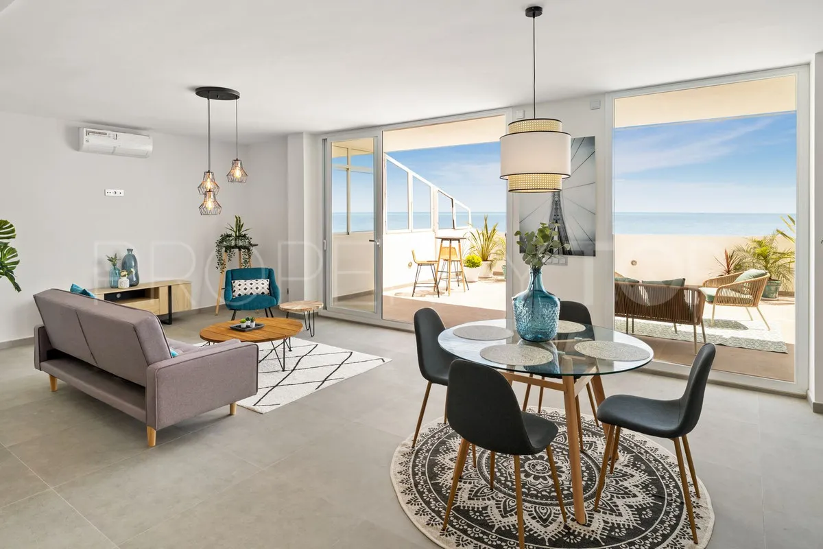 Ático con 3 dormitorios en venta en Estepona