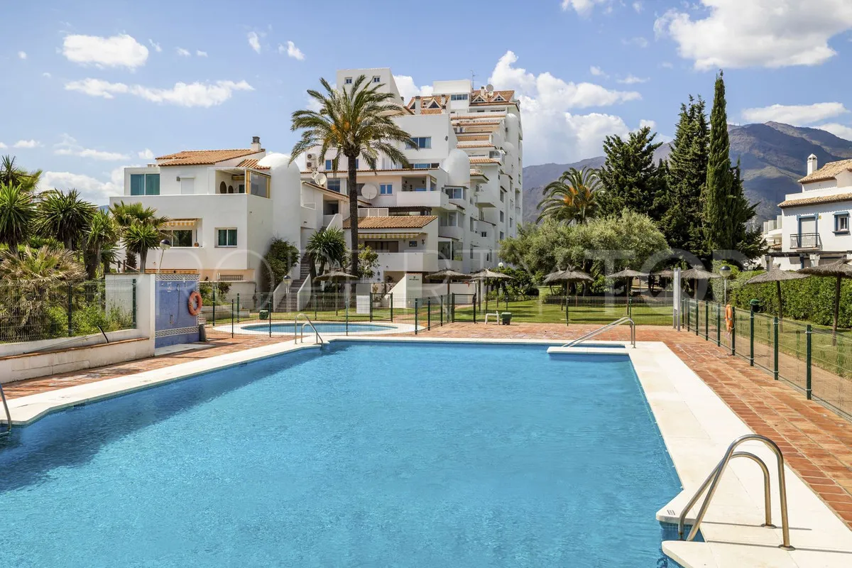 Ático con 3 dormitorios en venta en Estepona
