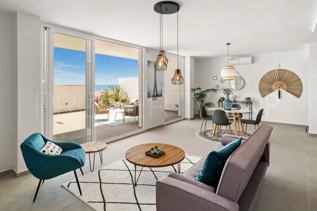 Ático con 3 dormitorios en venta en Estepona