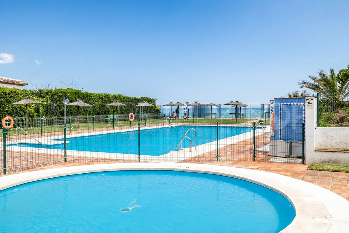 Ático con 3 dormitorios en venta en Estepona