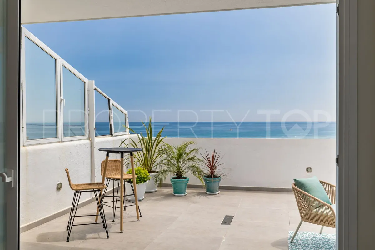 Ático con 3 dormitorios en venta en Estepona
