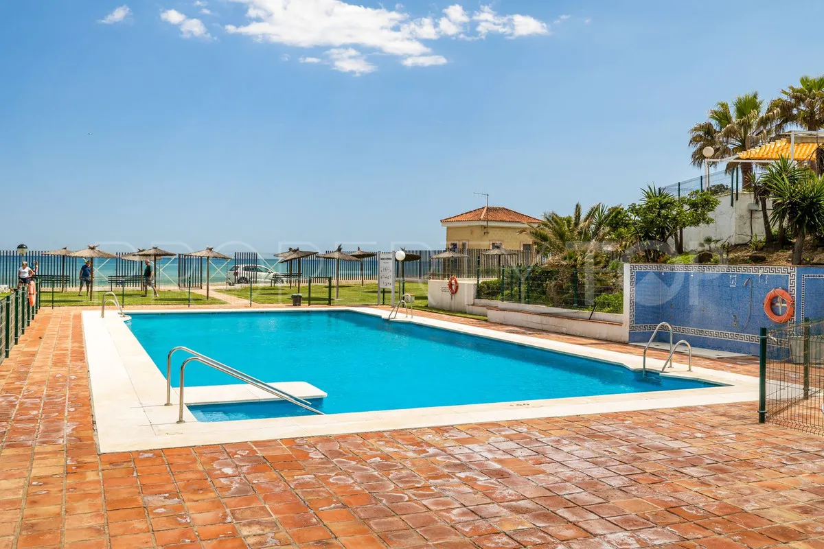 Ático con 3 dormitorios en venta en Estepona