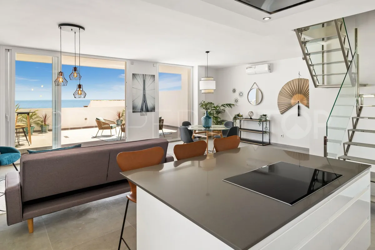 Ático con 3 dormitorios en venta en Estepona