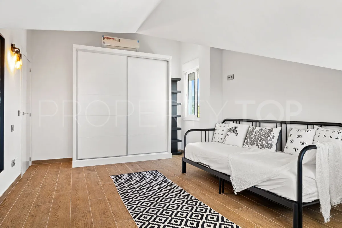 Ático con 3 dormitorios en venta en Estepona