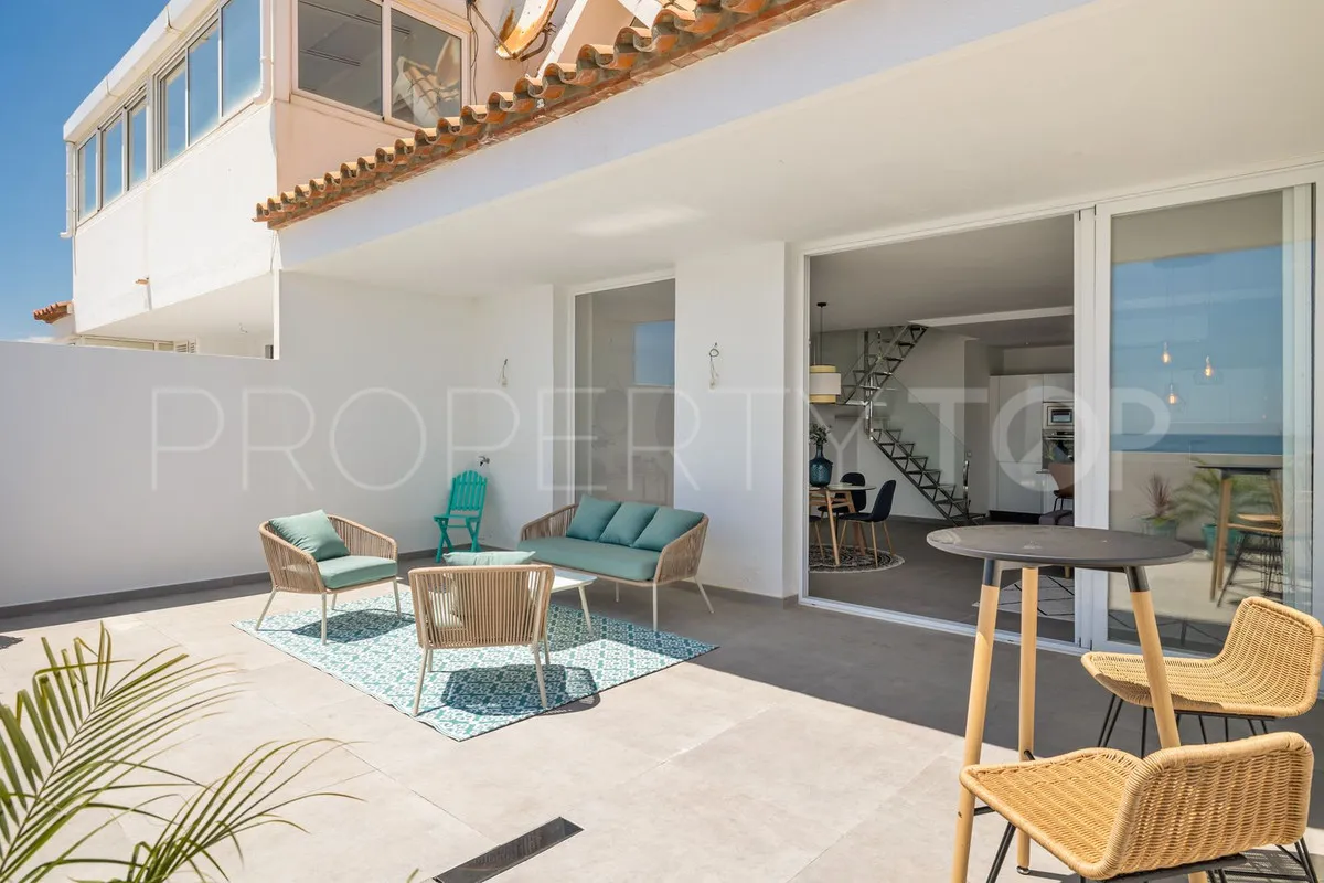 Ático con 3 dormitorios en venta en Estepona