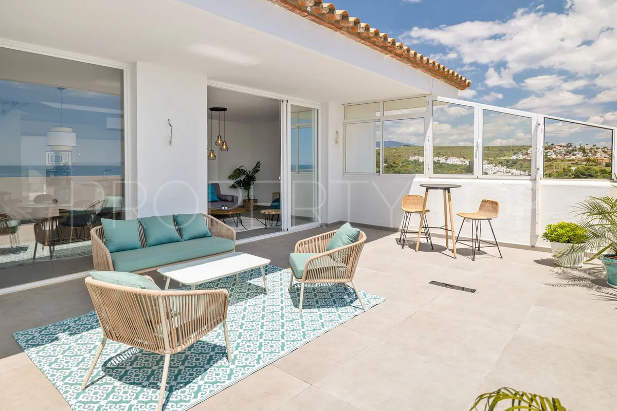 Ático con 3 dormitorios en venta en Estepona