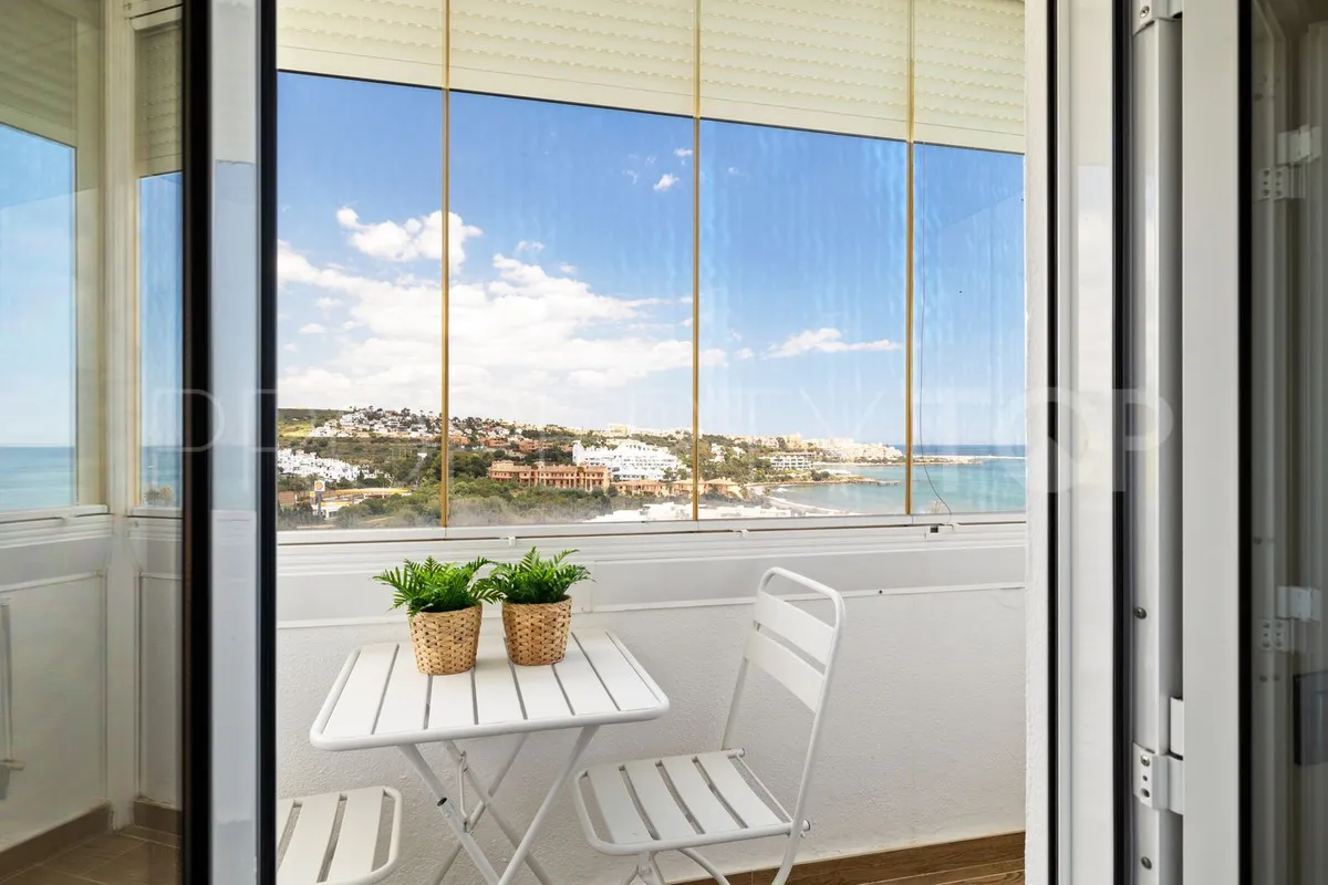 Ático con 3 dormitorios en venta en Estepona