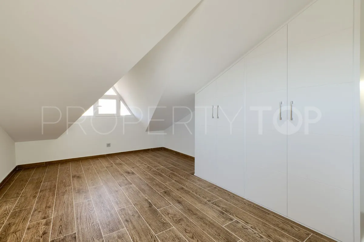 3 bedrooms penthouse in Estepona for sale
