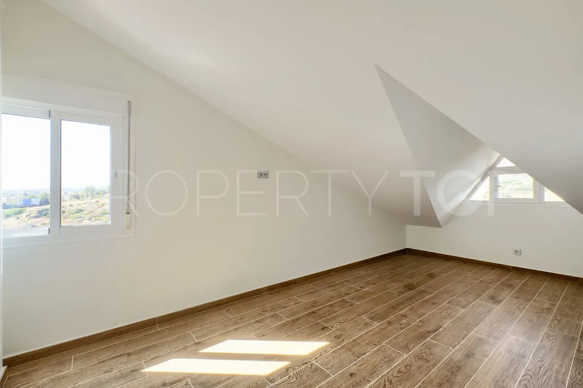 3 bedrooms penthouse in Estepona for sale