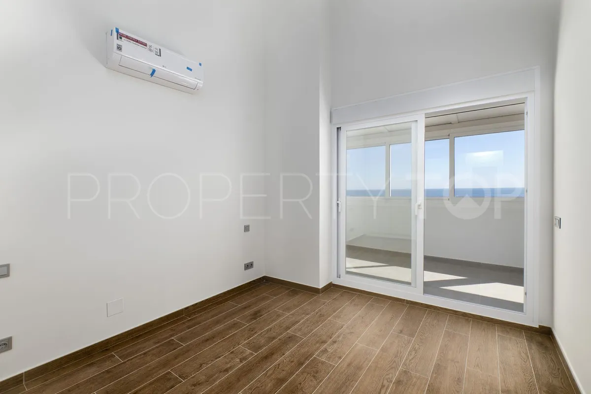 3 bedrooms penthouse in Estepona for sale
