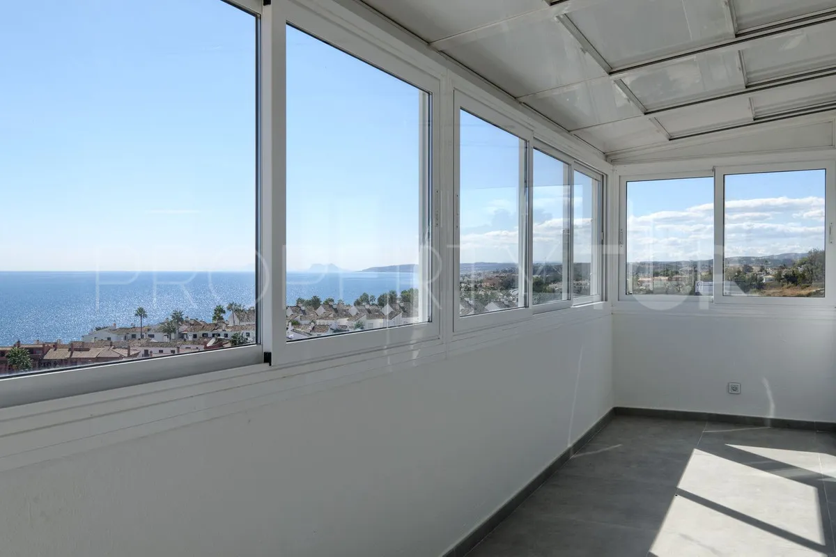 3 bedrooms penthouse in Estepona for sale
