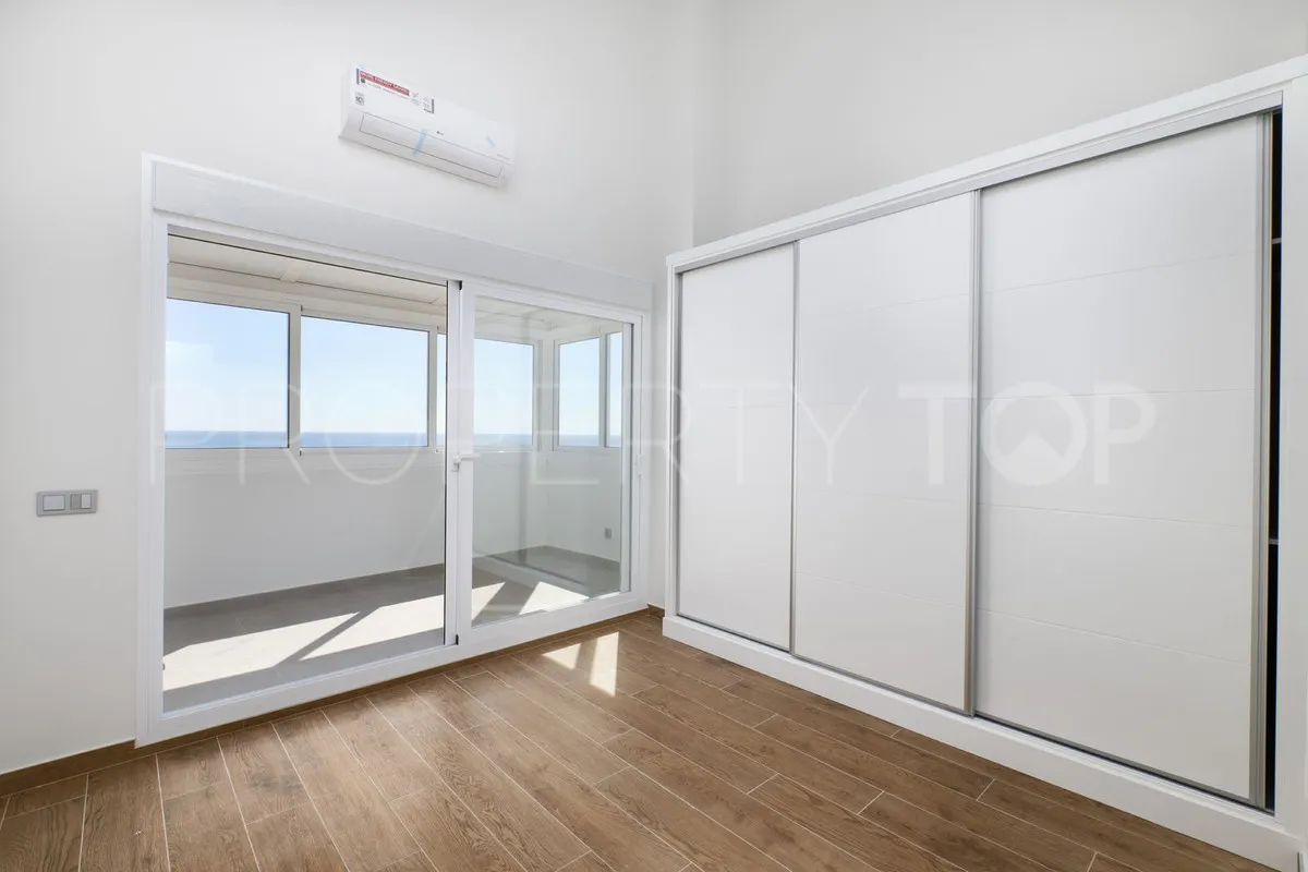 3 bedrooms penthouse in Estepona for sale