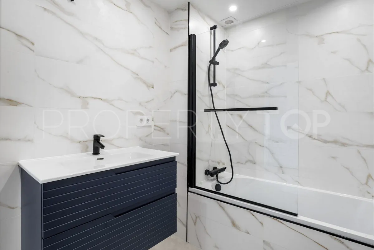 Nueva Andalucia, apartamento planta baja en venta de 3 dormitorios