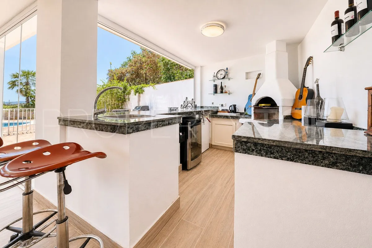 Se vende villa en Manilva con 5 dormitorios