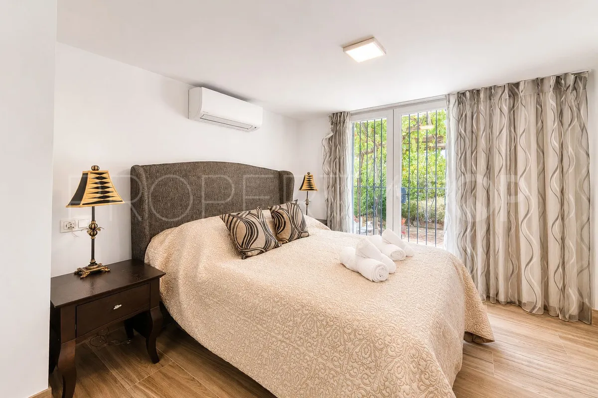 Se vende villa en Manilva con 5 dormitorios