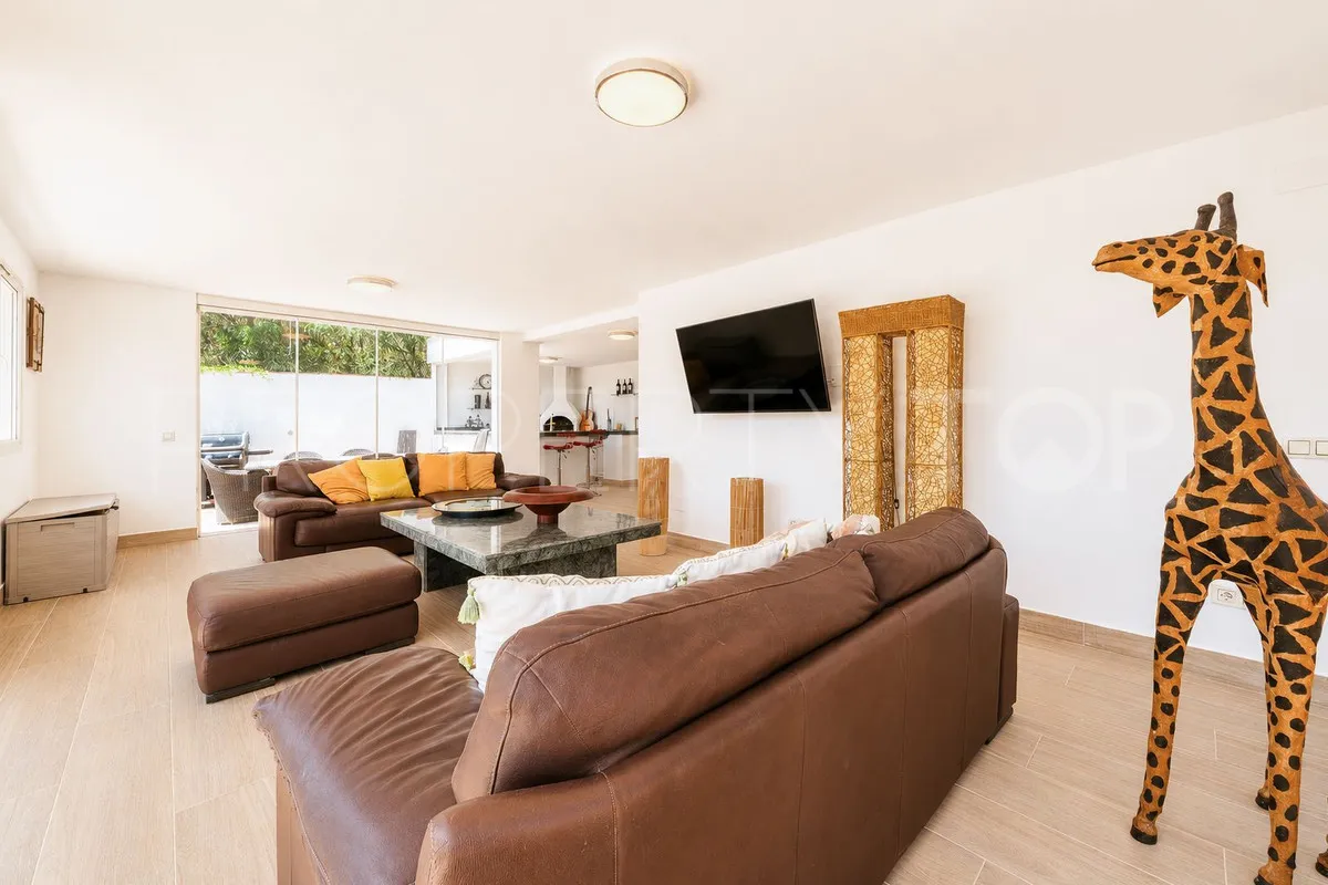 Se vende villa en Manilva con 5 dormitorios
