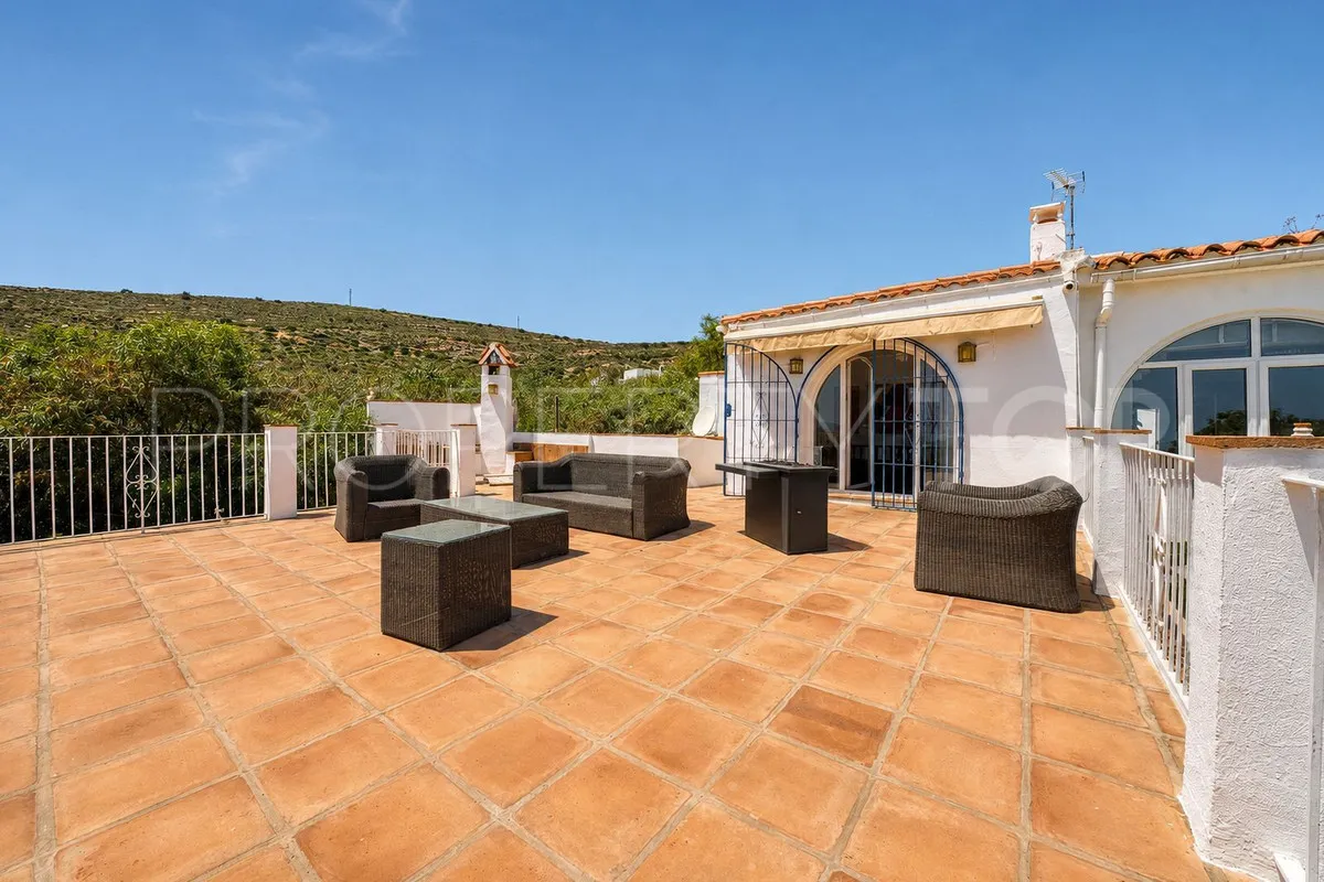Se vende villa en Manilva con 5 dormitorios