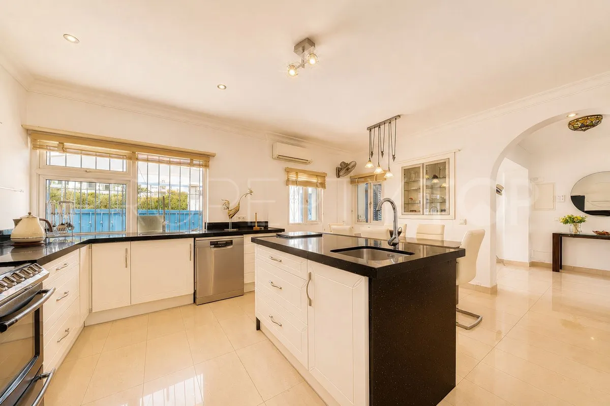 Se vende villa en Manilva con 5 dormitorios