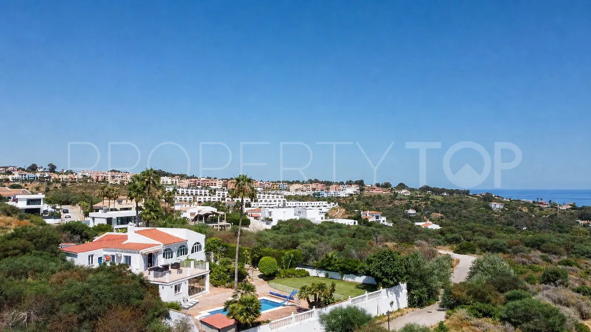 Se vende villa en Manilva con 5 dormitorios
