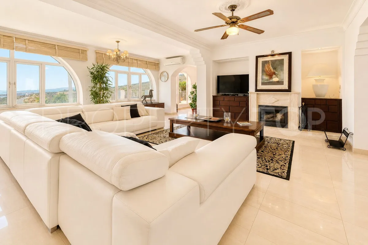Se vende villa en Manilva con 5 dormitorios