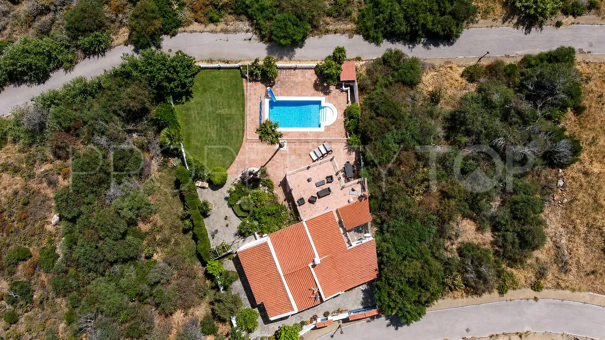 Se vende villa en Manilva con 5 dormitorios