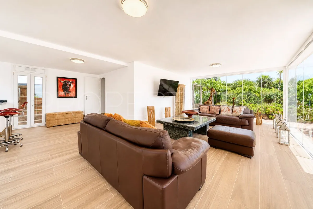 Se vende villa en Manilva con 5 dormitorios