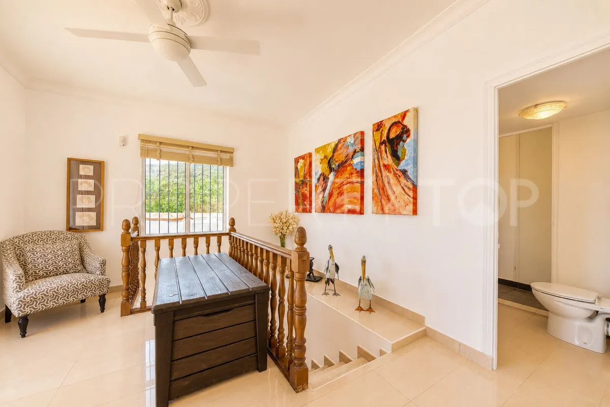 Se vende villa en Manilva con 5 dormitorios