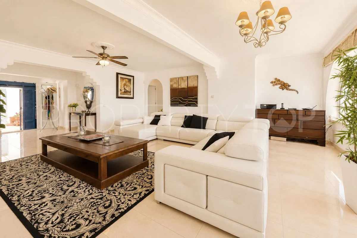 Se vende villa en Manilva con 5 dormitorios
