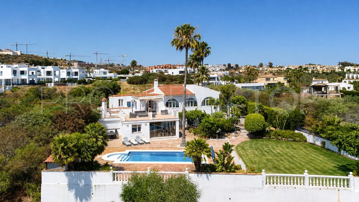 Se vende villa en Manilva con 5 dormitorios