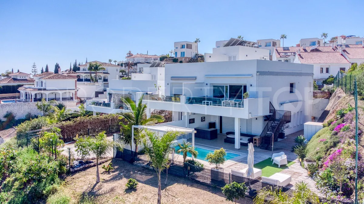 Villa for sale in Riviera del Sol with 3 bedrooms