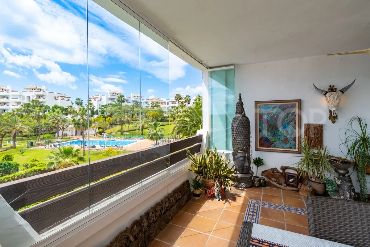 For sale Estepona apartment with 3 bedrooms