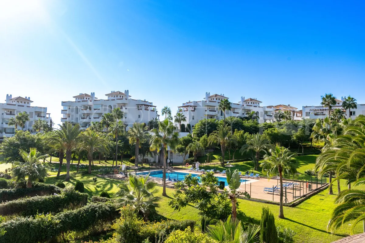 For sale Estepona apartment with 3 bedrooms