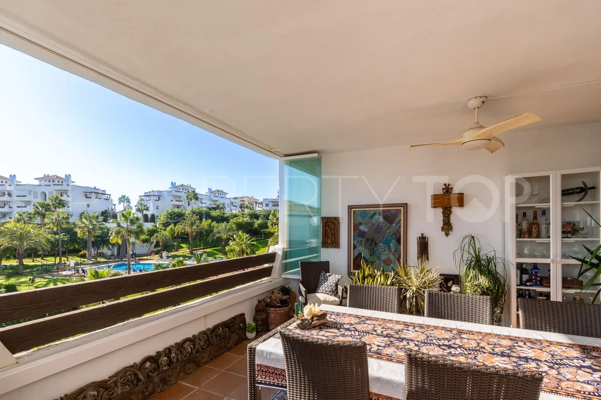 For sale Estepona apartment with 3 bedrooms