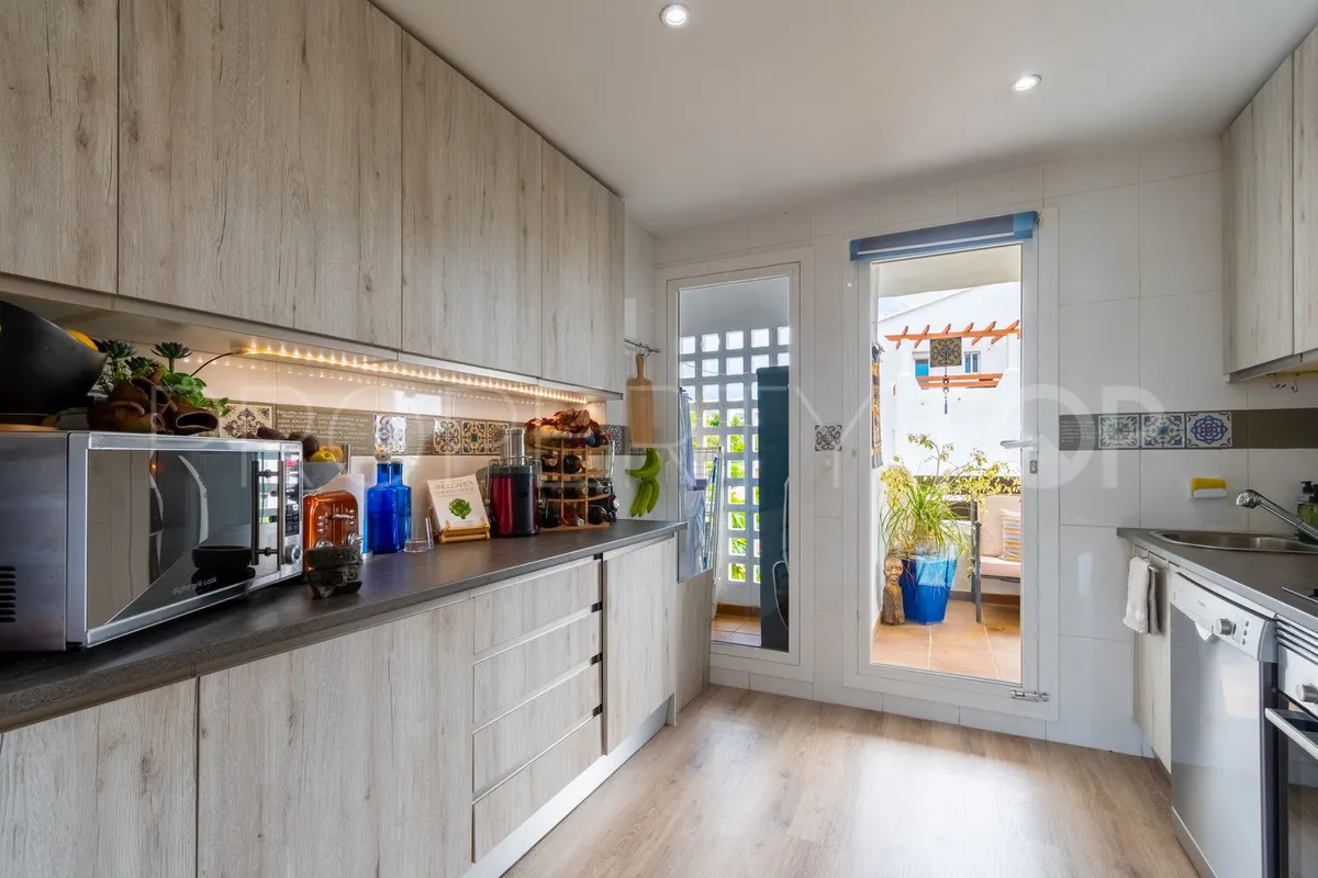 For sale Estepona apartment with 3 bedrooms
