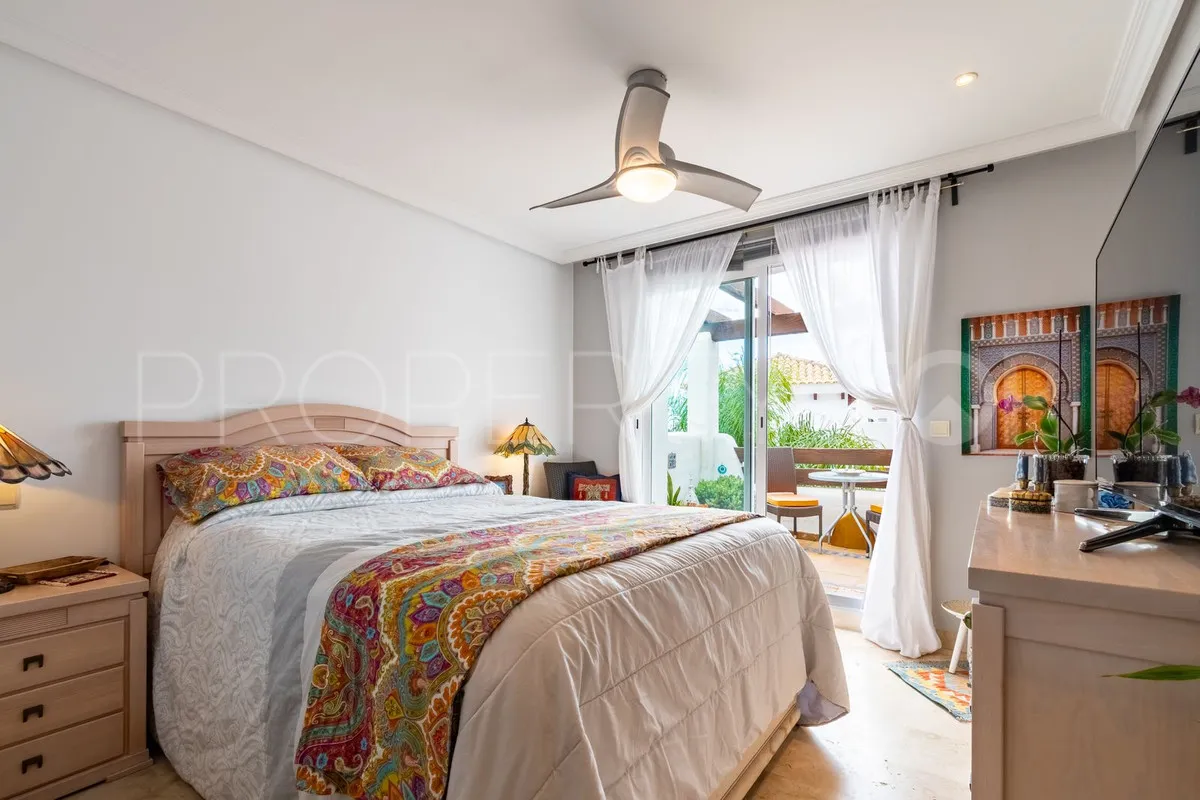 For sale Estepona apartment with 3 bedrooms