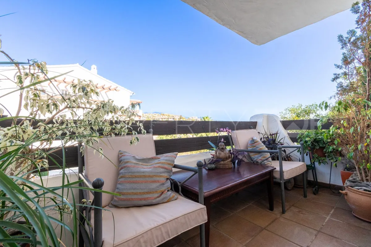 For sale Estepona apartment with 3 bedrooms