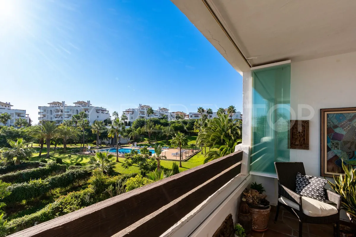 For sale Estepona apartment with 3 bedrooms